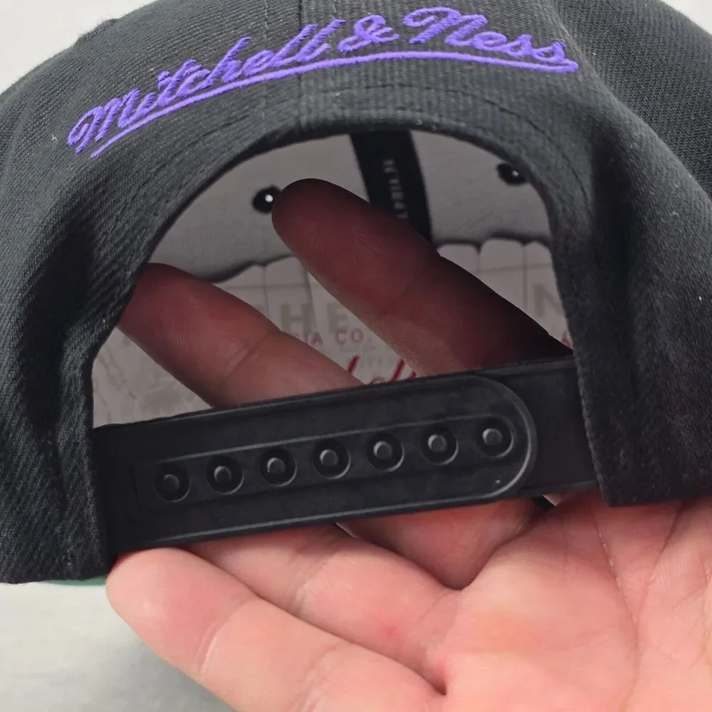 Mitchell & Ness Los Angeles Lakers Vibes Cap Black & Purple Snapback Hat‎ - Picture 10 of 14